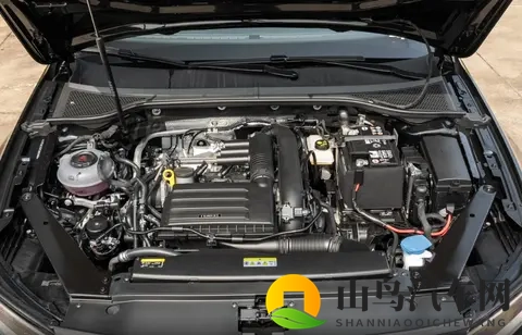 这次又有啥亮点，迈腾推出纪念版新车，共有三款配置可选-1