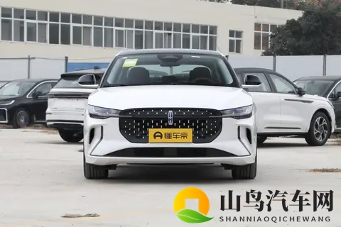 林肯 Z 选燃油还是混动?要燃油尊尚版还是要尊尚混动版的质感?-3