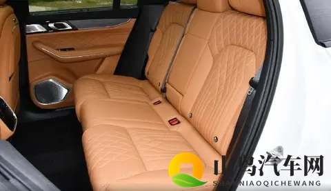 领克09探索版上市，搭载FYRA四驱+NAPPA座椅，性能与舒适兼备！-2