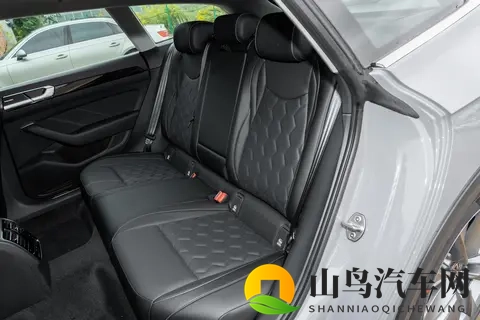 2025款大众CC选购指南：动力与配置如何选更值-2