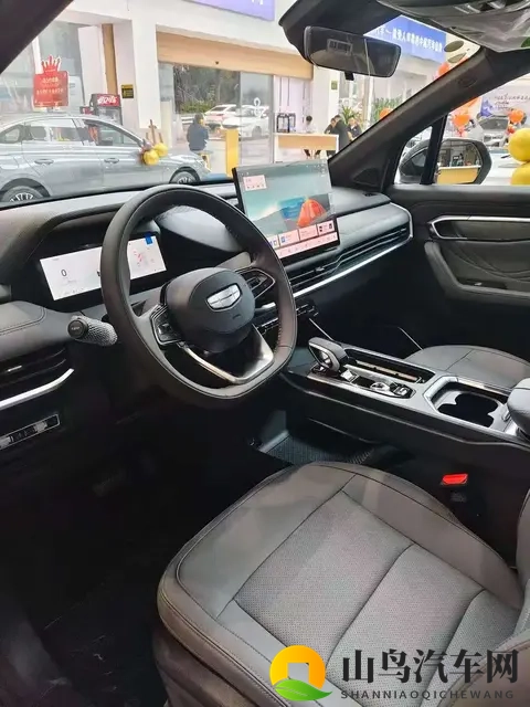 新款吉利豪越L实车到店，外观很大气，5_6_7座布局，价格或下探-1