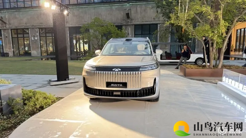 六座“移动客厅”配激光雷达,理想L9的真正对手来了-1