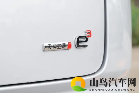 52 米大 6 座 + 3075mm 轴距！腾势 N8L 2998 万起承包全家惬意-2