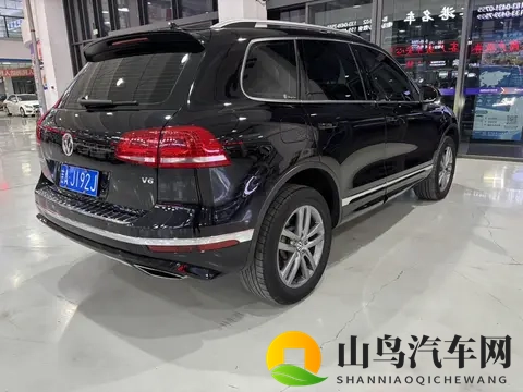 16万多拿下大众途锐,V6引擎+四驱,硬派越野也能家用-3