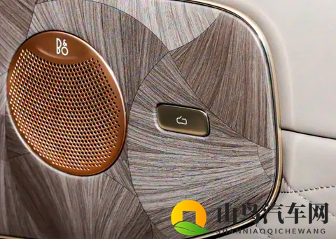 比问界M9尺寸更大续航更长 智己LS9的预售价简直贴脸开卷-1