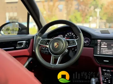 60多万拿下保时捷卡宴？21年上牌，17万公里一手车-3