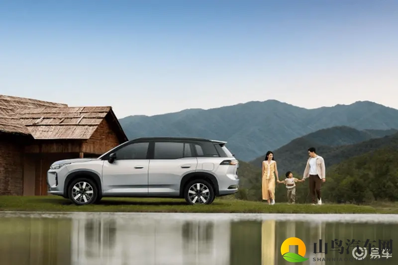 埃安i60正式上市:重新定义10万级增程SUV体验-1