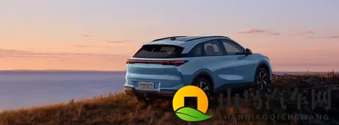 技术升级硬碰硬：比亚迪海狮06对比全新极狐T5-1