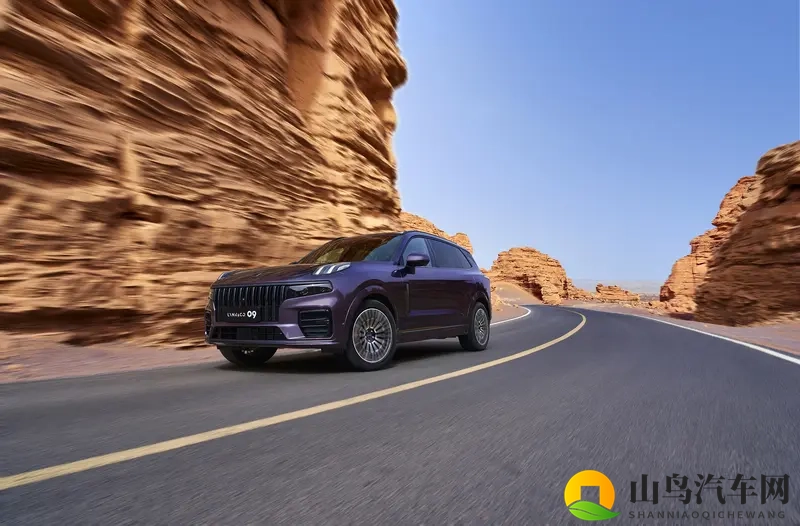 陈冠希干阿娇20分钟:极速驾趣,科技座舱新体验-3