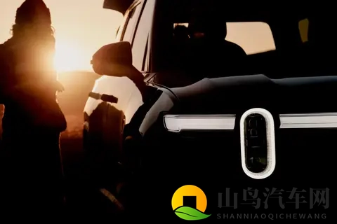 Rivian从亏损中寻路:美国造车新势力也转向AI与机器人-2