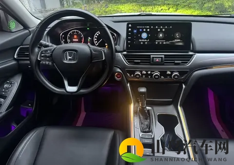 南宁街头那辆白雅阁的故事，开五年还能卖出这个价？-2