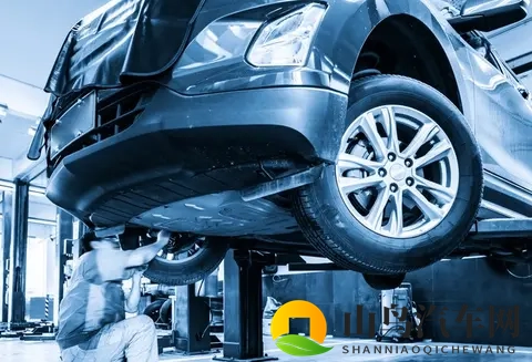 轮胎只看磨损?大错特错!5年胎纹再深也得换,DOT代码藏着安全期-1