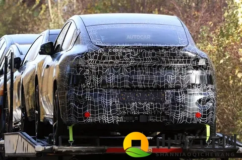 全新宝马iX4电动车抢先亮相,续航里程预计超过500英里-3