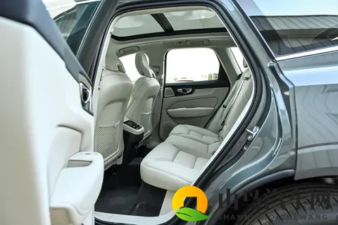 豪华品牌、全时四驱、降价15万，沃尔沃XC60拿出诚意，配20T+8AT-1