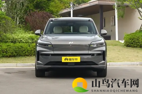 买大五座还是大三排？多孩家庭看这款纯电SUV，一步到位-3