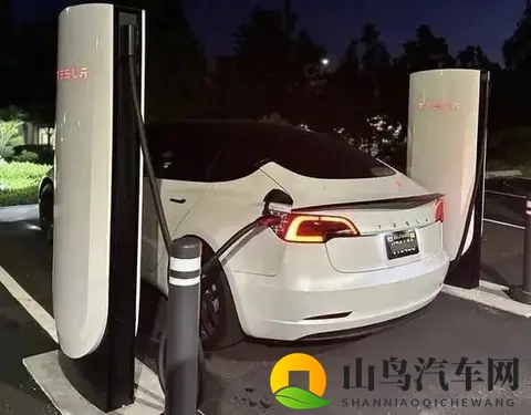 比年轻人不买燃油车更“慌”的:70、80后正批量转向电车-1