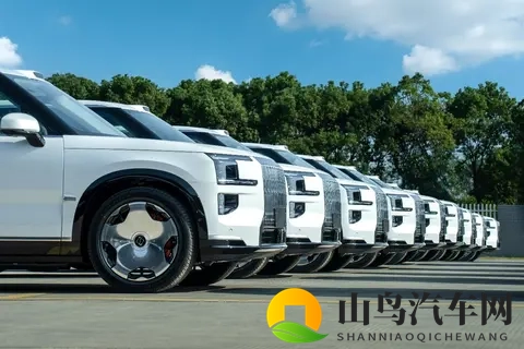 实测三款9系豪华SUV,极氪9X、问界M9、理想L9谁才是全能选手?-1