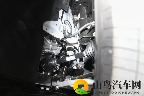 林肯 Z 选燃油还是混动?要燃油尊尚版还是要尊尚混动版的质感?-1