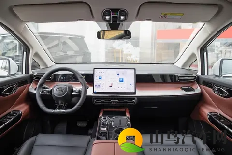 限时补贴价2098万元 广汽传祺E8全运版上市 配后排娱乐屏-3