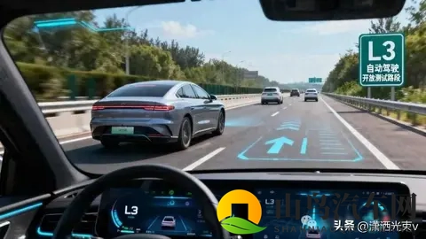 劳斯莱斯撞护栏,车企背锅成常态,用户却还在等一个说法-2