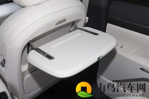 20万内6座车怎么选？零跑C16 580尊享版空间配置成本体验对比解读-1