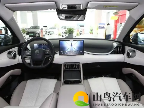 双风格+长轴距 2026瑞虎8燃油SUV空间与智能全面解析-3