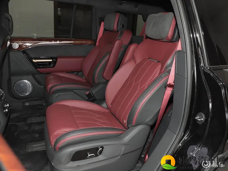 2026款红旗国耀上市：搭载最强国产4.0T-V8发动机-1