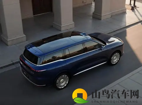 又一款旗舰SUV预售,配3把零重力座椅,增程车纯电续航可达402km-1