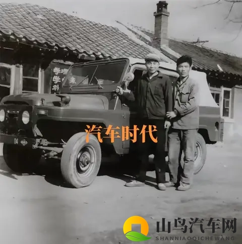 油箱里灌的是汽油？不，是青春！揭秘中国越野—北京吉普212-2