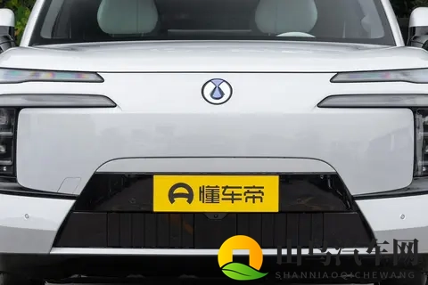 腾势N8L评测:从空间到细节,都让人觉得舒心,适合带家人出行-3