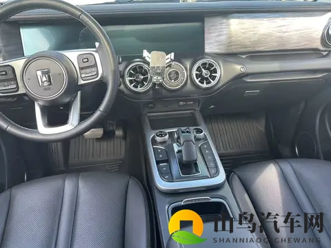 硬派越野触手可及,3万公里一手坦克300,圆你越野梦-1