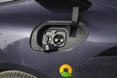 阿维塔06：新能源轿车的选择困扰，这款新车会给你惊喜！-2