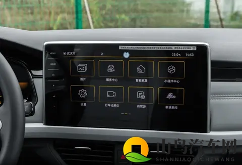 2026款宝来1129万起售!1025寸屏幕缩到8寸,扬声器也砍掉2个-1