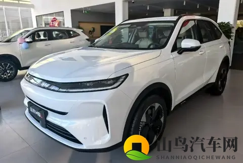 拉长轴距迫不得已，全新哈弗H6L设计挺新颖，15T动力有点不足？-1