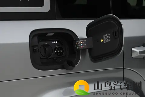 1798万买方盒子，家用、越野两不误，方程豹钛7适合谁？-2