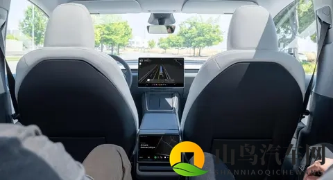 特斯拉 FSD 中国 “破冰”！2026 全面落地，华为比亚迪扛得住吗？-3