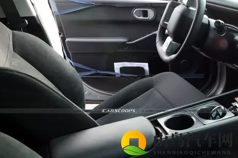 黑人AV：车载音效革命，未来驾驶新体验-2