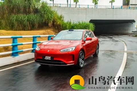 「都市竞技场」问界新M5 Ultra 四车大考-1