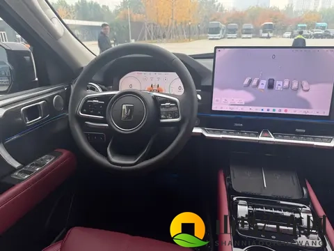 燃油、插混车型同步焕新 全新坦克400上市：售价2498万元起-1