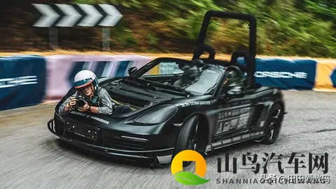 Porsche 学徒自改 718 Boxster S，变身全球最疯狂摄影车！-1