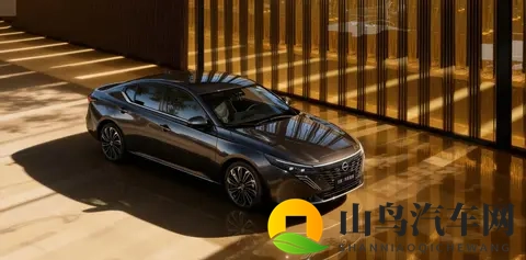 新款日产天籁，这外观内饰你是否喜欢？-2