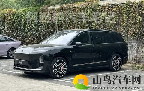 蔚来ES8的前备舱，230L大容积，用起来有多爽？-1