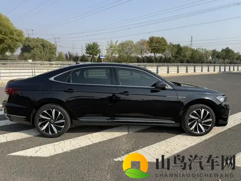 实拍22款帕萨特，表显71万公里，家用代步好选择！-2