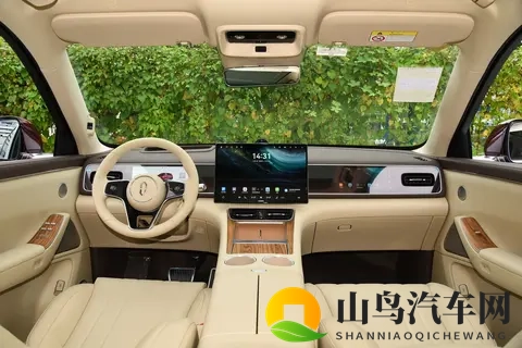 25款乐道L90，纯电续航605km，轴距3110mm，173+8后排大屏-2