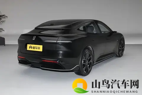 20万预算买“新豪华”？这台国产车把年轻人想要的全安排上了-2