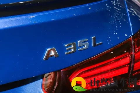 2025宽奔驰A级AMG新车选购指南 优缺点解读-1