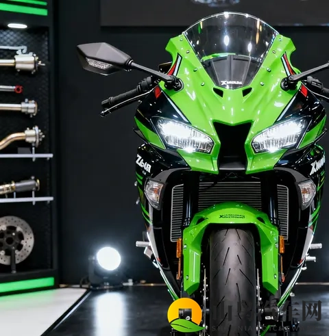 川崎ZX-4RR价探598万 四缸战神放下身段 国产中排仿赛迎最硬考验-1