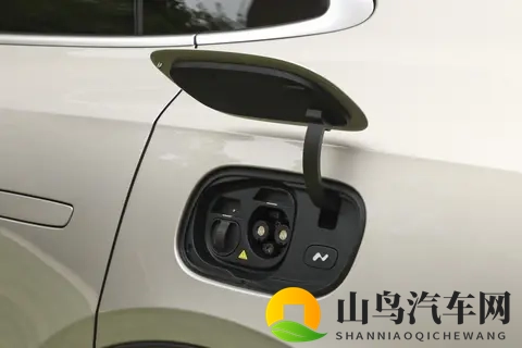 零跑 C16 吉利银河M9 比亚迪唐谁更值得入手？-1