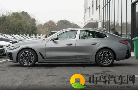 买豪华轿跑看这款！敞篷、两门全都有，宝马4系保姆级导购指南-3