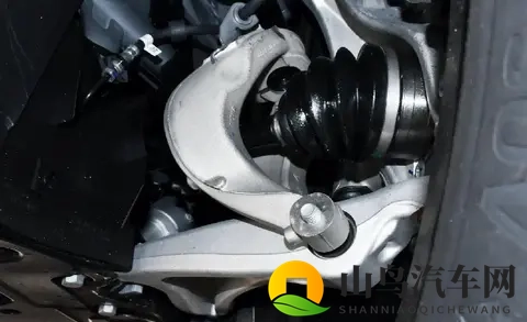 领克09探索版上市，搭载FYRA四驱+NAPPA座椅，性能与舒适兼备！-3